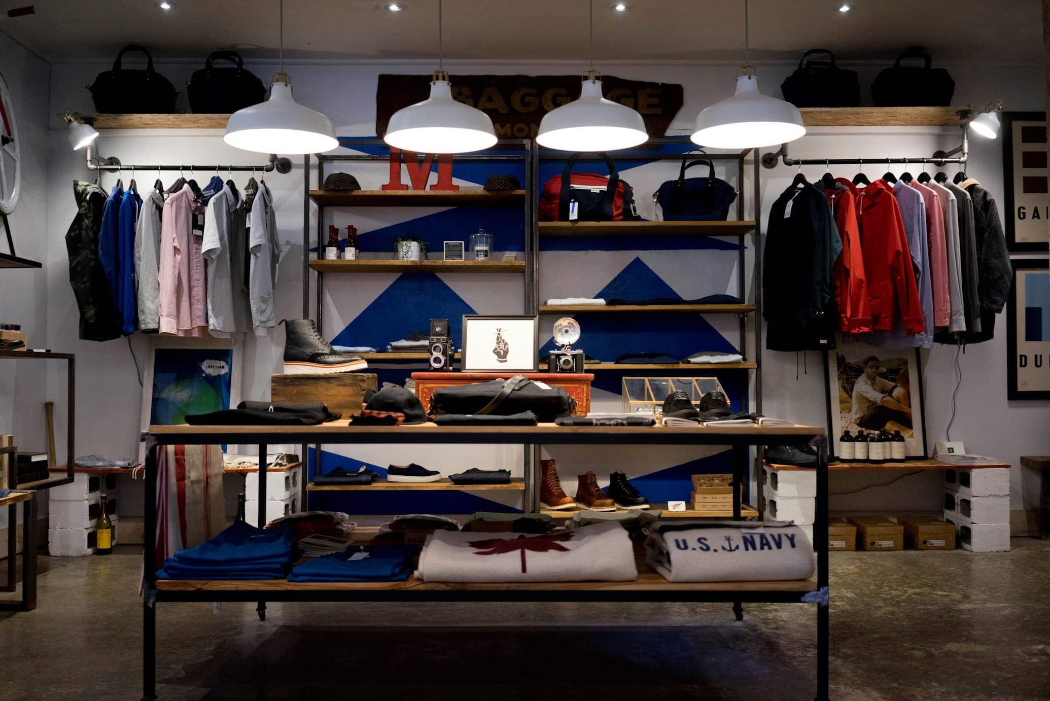 Retail space with high-efficiency LED